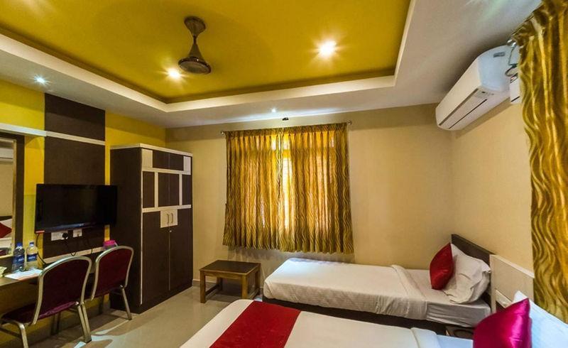 Hotel Raks Thanjavur Esterno foto